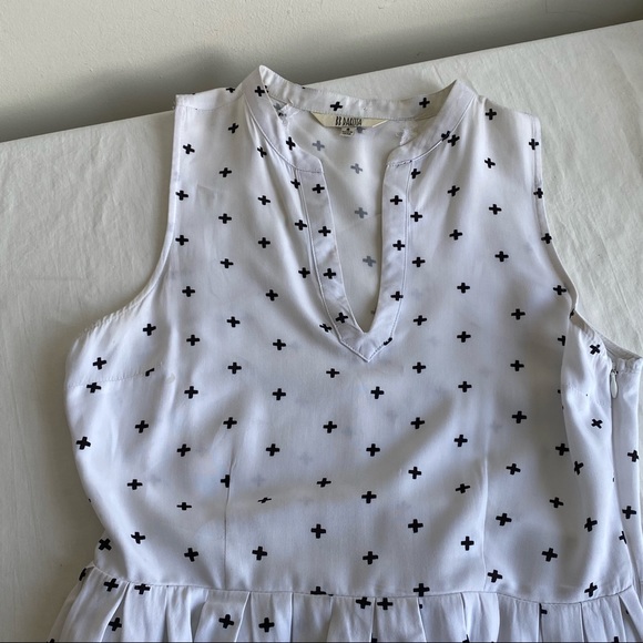 BB Dakota Crosses Print Fit & Flair Sleeveless Dress Openwork - Picture 6 of 15